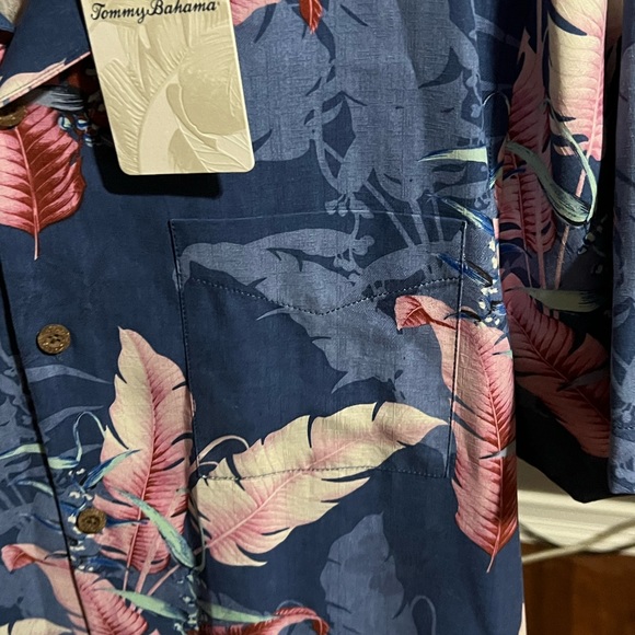 Tommy Bahamas Button Up - Picture 5 of 6